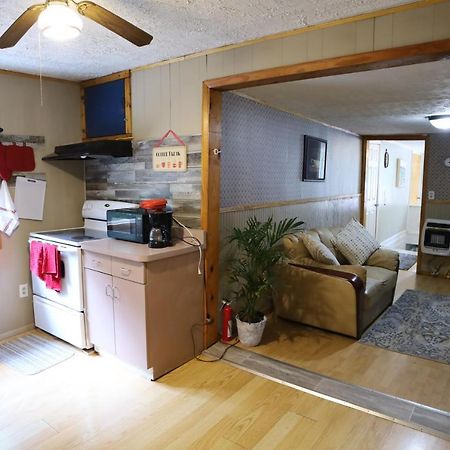 3-Bedroom Apt. Ideal Location Near New River Gorge 费耶特维尔 外观 照片