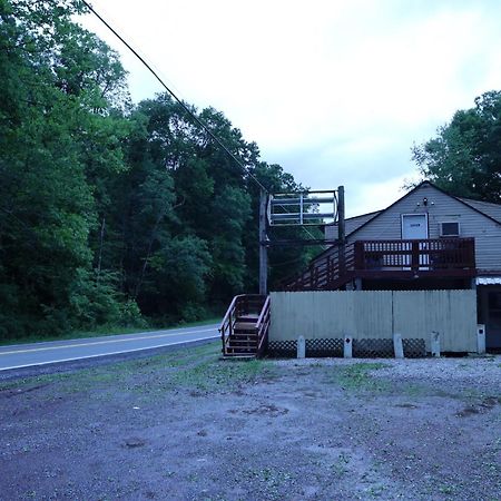 3-Bedroom Apt. Ideal Location Near New River Gorge 费耶特维尔 外观 照片