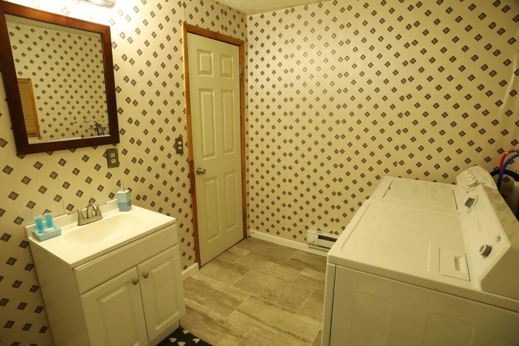 3-Bedroom Apt. Ideal Location Near New River Gorge 费耶特维尔 外观 照片