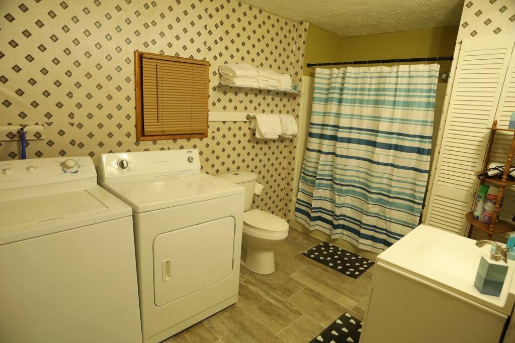 3-Bedroom Apt. Ideal Location Near New River Gorge 费耶特维尔 外观 照片