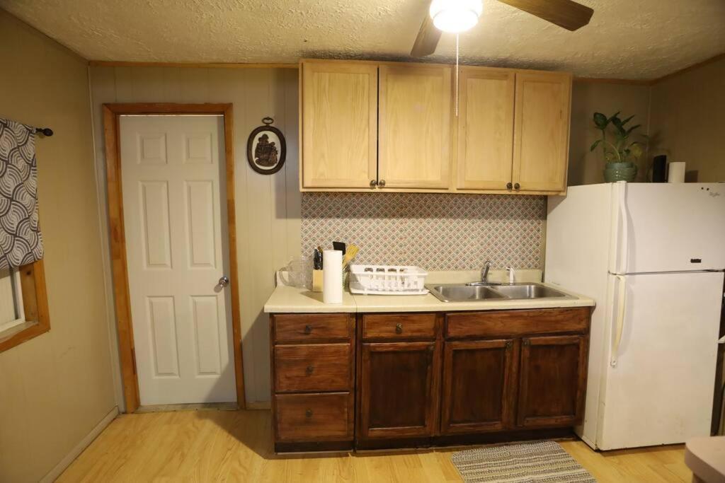 3-Bedroom Apt. Ideal Location Near New River Gorge 费耶特维尔 外观 照片