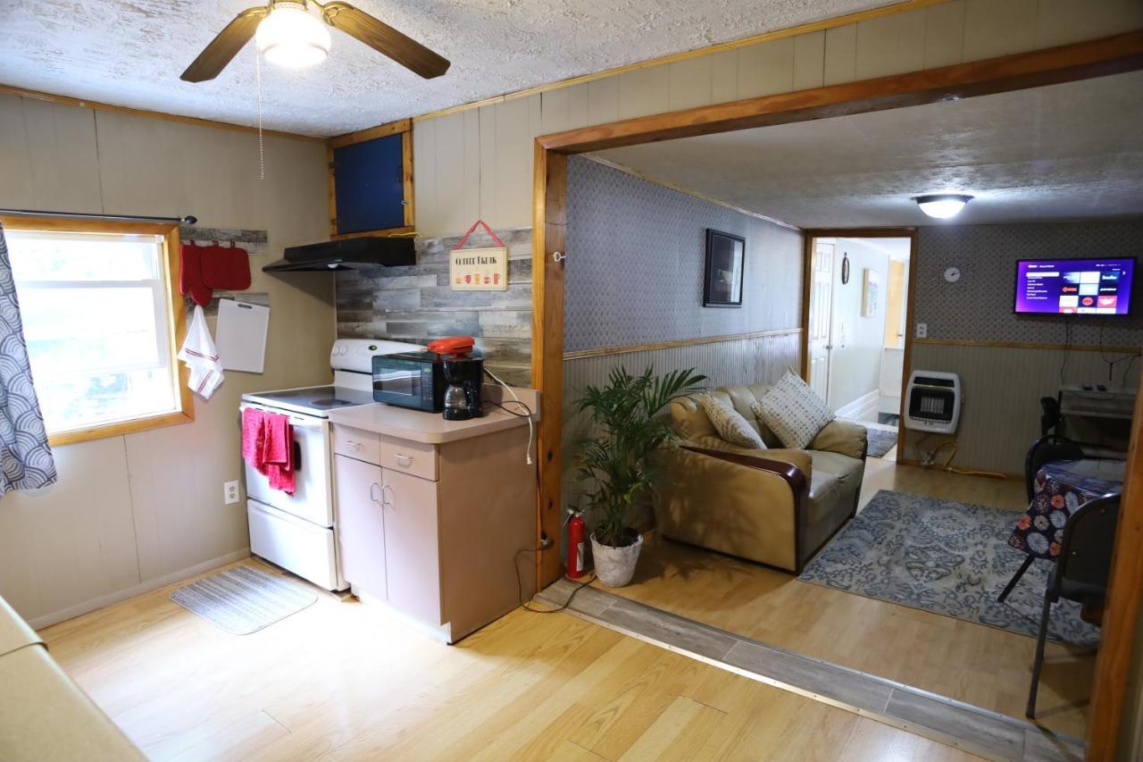 3-Bedroom Apt. Ideal Location Near New River Gorge 费耶特维尔 外观 照片