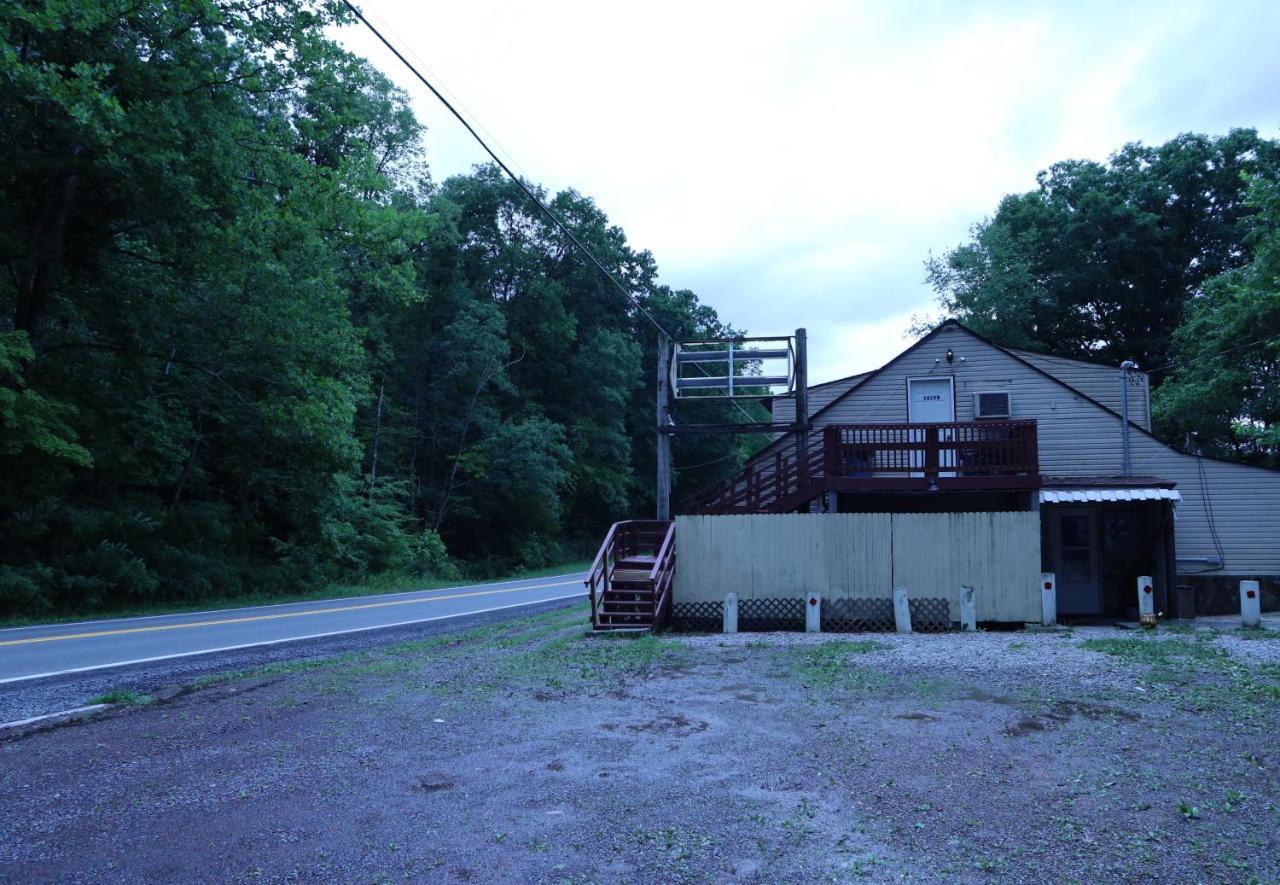 3-Bedroom Apt. Ideal Location Near New River Gorge 费耶特维尔 外观 照片